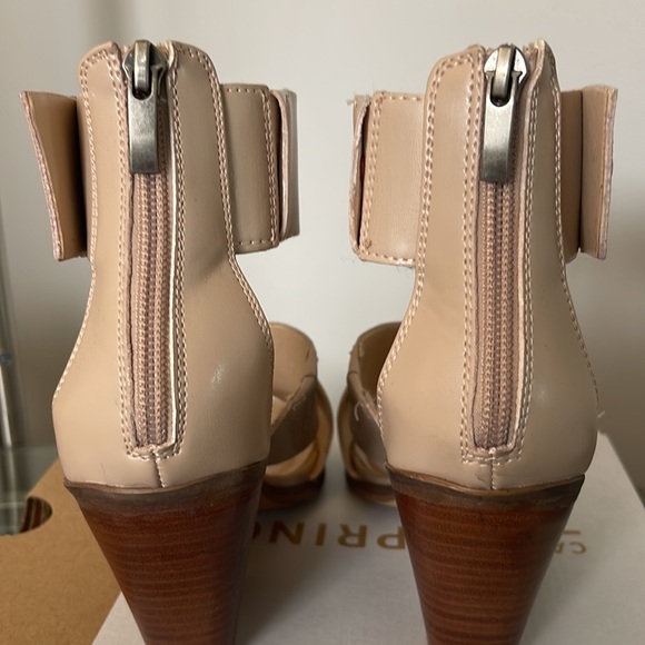 Sandals - Picture 2 of 3